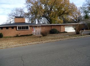 215 S Arlington Ave, Russellville, AR 72801