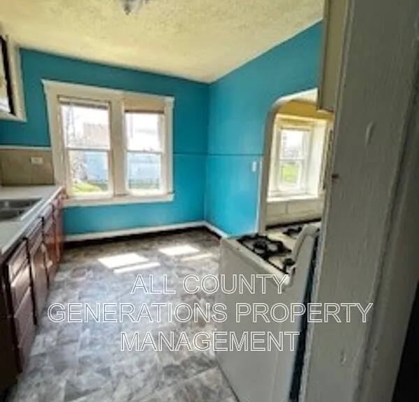 1011 E 140th St #UP — Photo 5