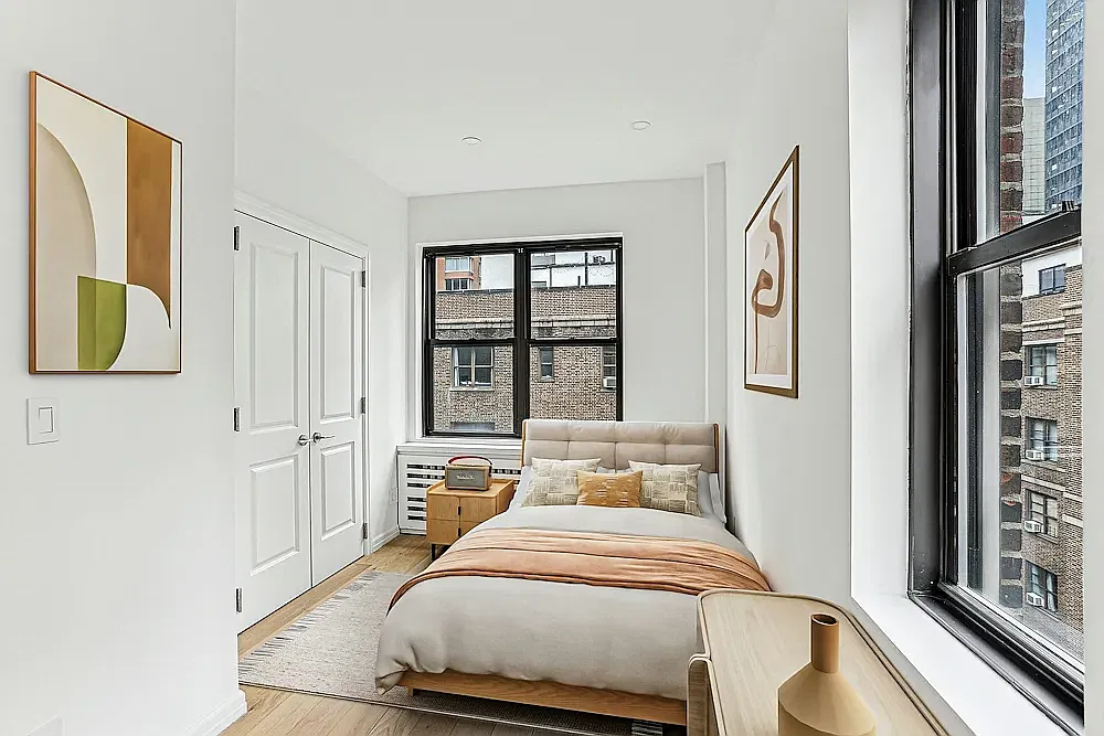 160 East 48th Street — Photo 3