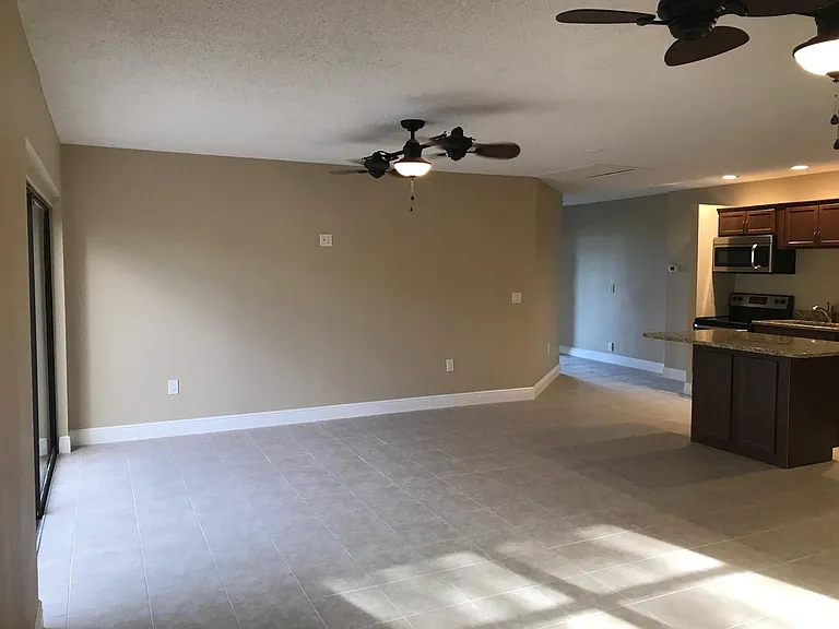 4305 Cypress Ln — Photo 6