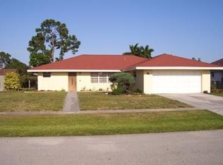 418 Las Palmas St, Royal Palm Beach, FL 33411