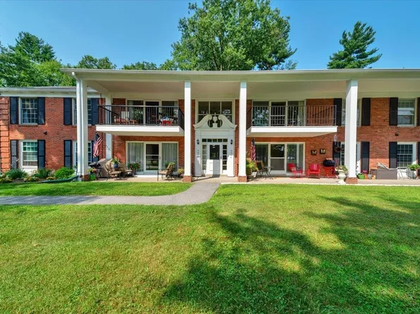 100 Kennedy Drive #8, South Burlington, VT 05403