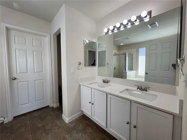 2307 Founder Dr — Photo 13