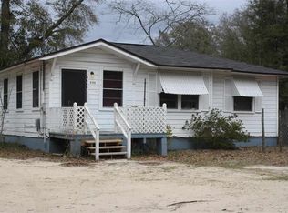 6484 Magnolia St, Milton, FL 32570