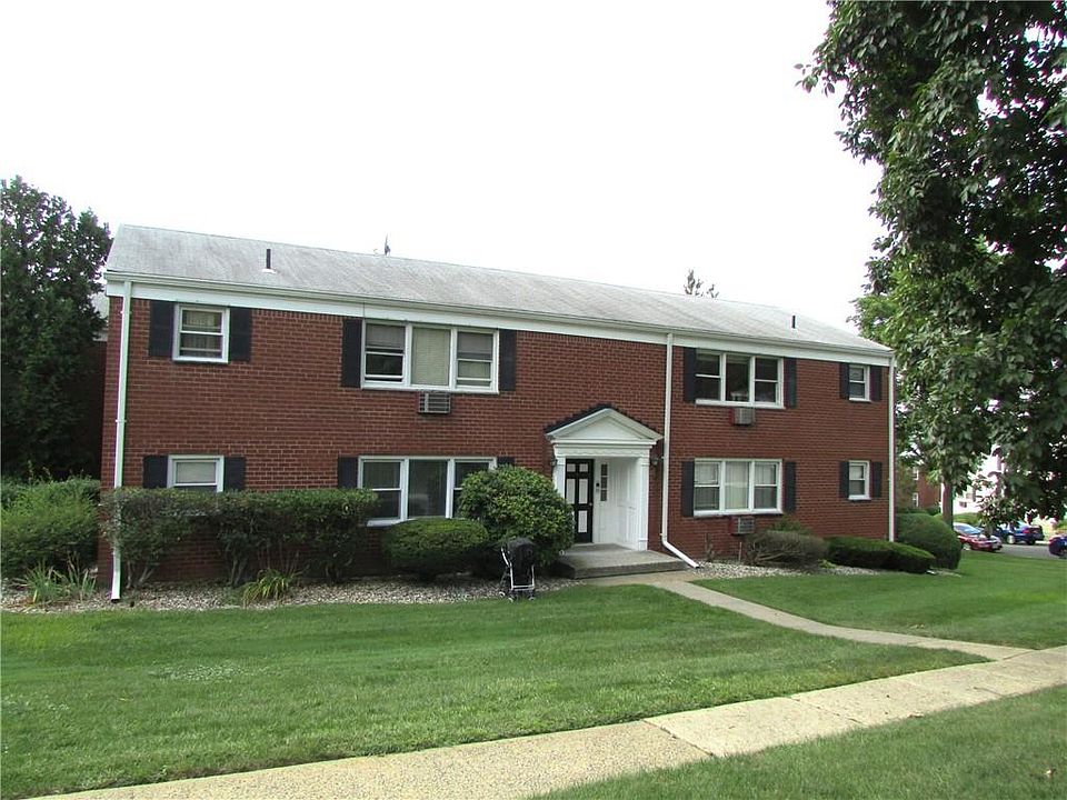 1st image of 7 Revere Court #2608
