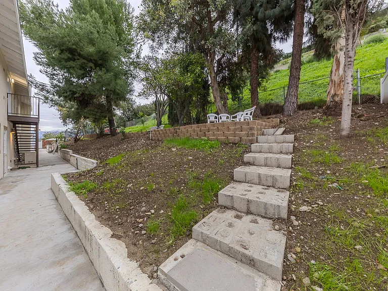 15877 Regalado St — Photo 86