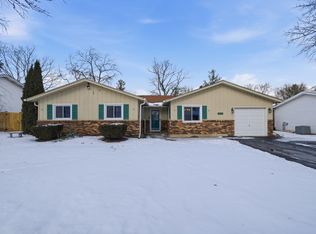 2612 Mitchell Dr, Woodridge, IL 60517