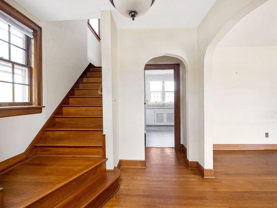 420 Florence Ave, Waynesboro, VA 22980 Zillow