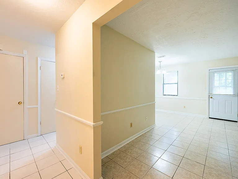 868 Brookfield Pkwy #A — Photo 3