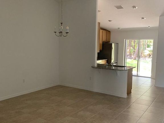 4th image of 5 Llowick Ct #10981131