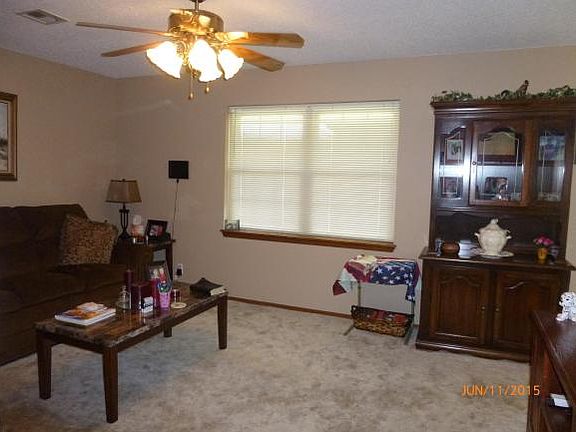 4th image of 402 Kimberly Dr