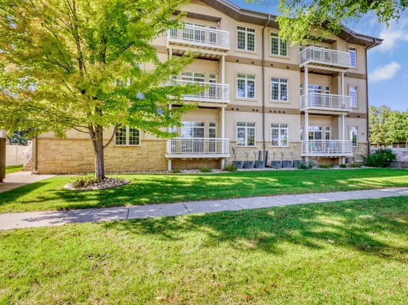 203 6th St S APT 104, Moorhead, MN 56560