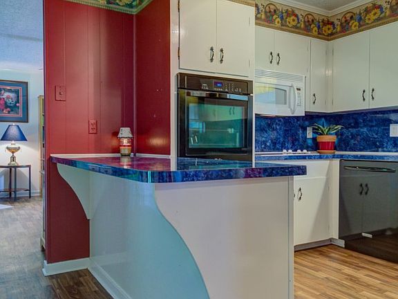 5th image of 5 Beverly Hills Cir