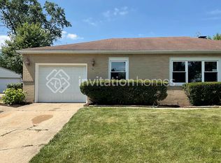 325 Glendale Ln, Barrington, IL 60169