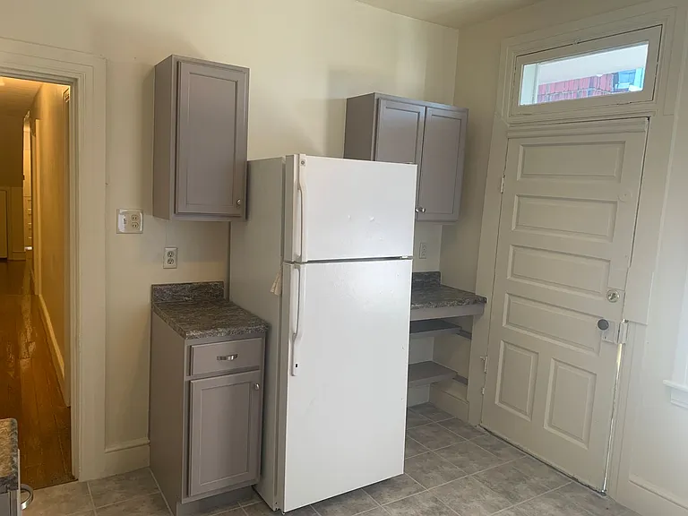 625 E Market St #2 — Photo 11
