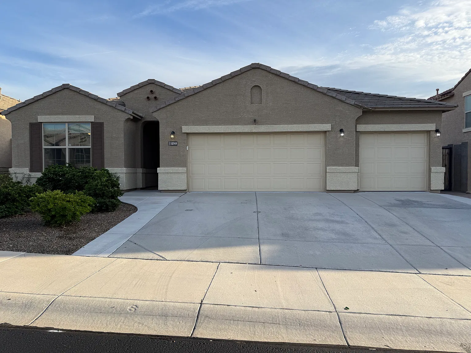 3 bed, 1633 sqft, $2,350 — Photo 1