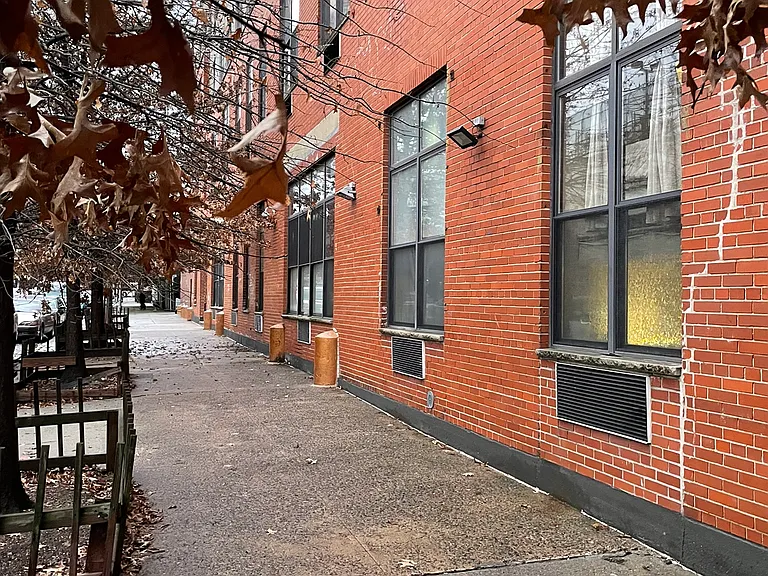 564 De Kalb Ave #109 — Photo 20
