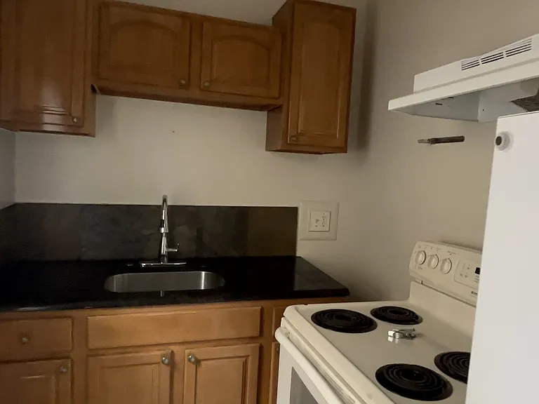 513 W Girard Ave #1 — Photo 2