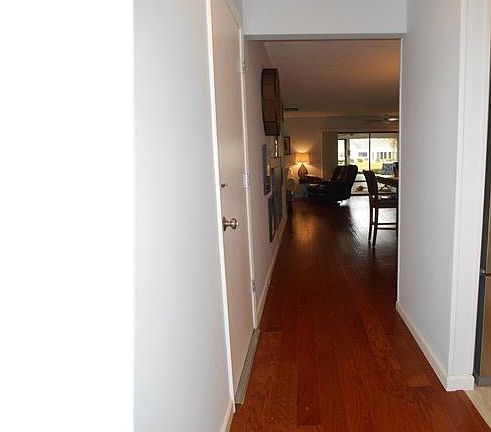 2nd image of 1517 Edgewater Cir #53