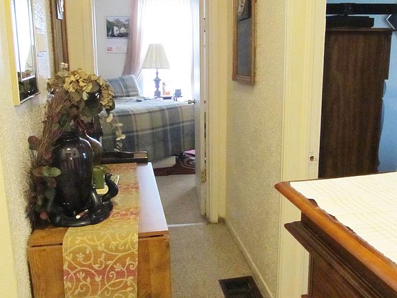 4th image of 1224 E Stockbridge Ave #2