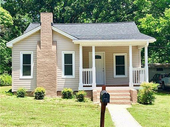 Great curb appeal!