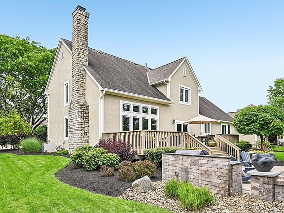 4th image of 5751 Medallion Dr E