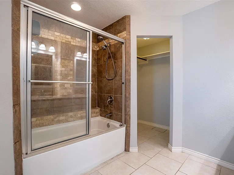 140 Lakewood Dr — Photo 24