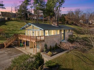 1304 Valleyview Dr, Blacksburg, VA 24060