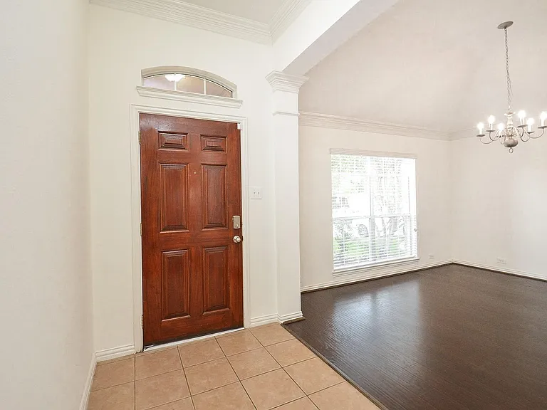 7038 Cornflower Ln — Photo 5