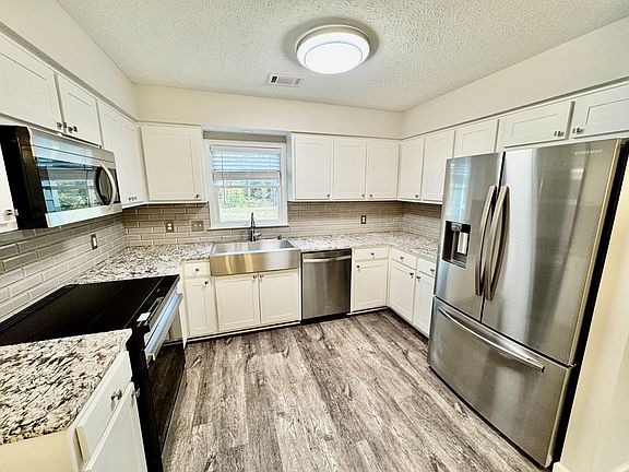 5th image of 7232 Woodhaven Dr