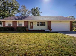 5533 SW Village Dr, Topeka, KS 66604