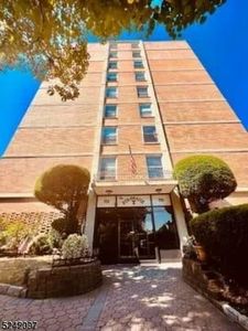 704-712 N Broad St #2E, Elizabeth, NJ, 07208