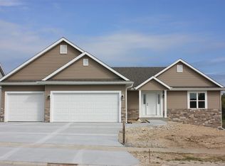 242 Owls Ln, Kewaskum, WI 53040