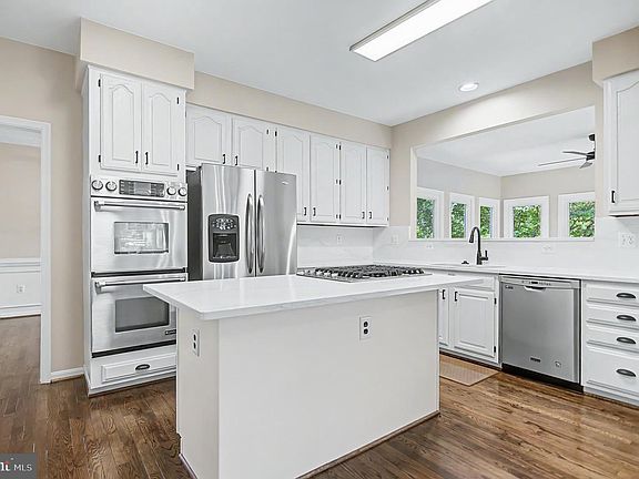 2nd image of 606 Patrice Dr SE