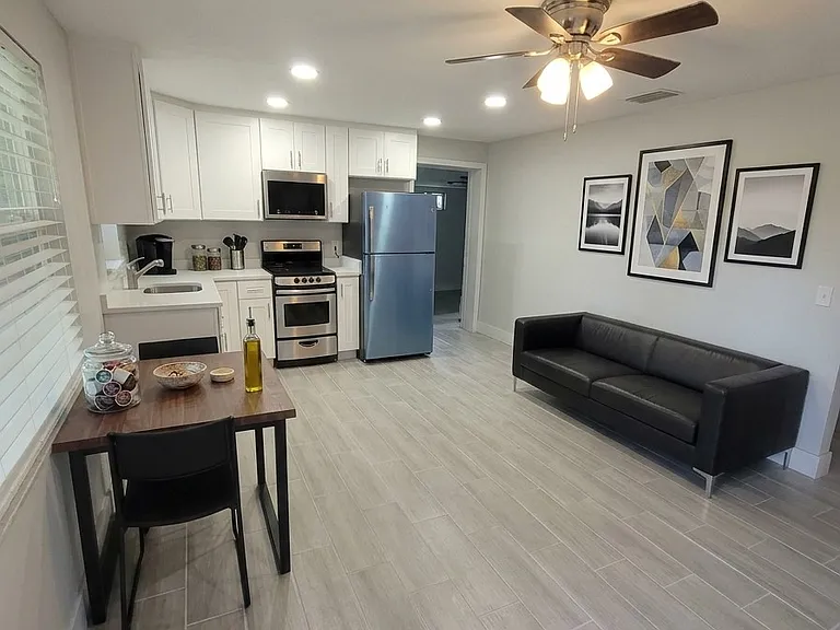 39145 6th Ave #7 — Photo 4