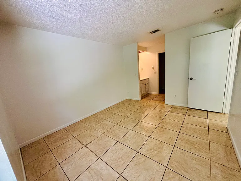 4193 New Haven Ct — Photo 12