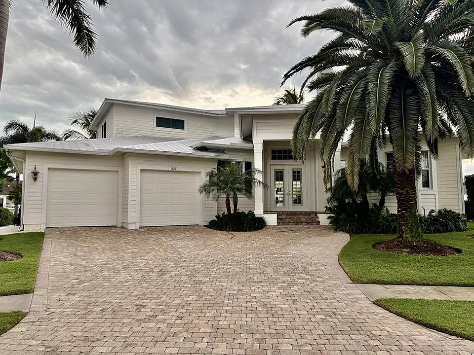 1627 Barbados Ct