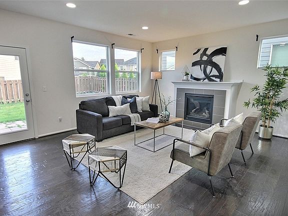 5th image of 19539 19th Avenue Ct E