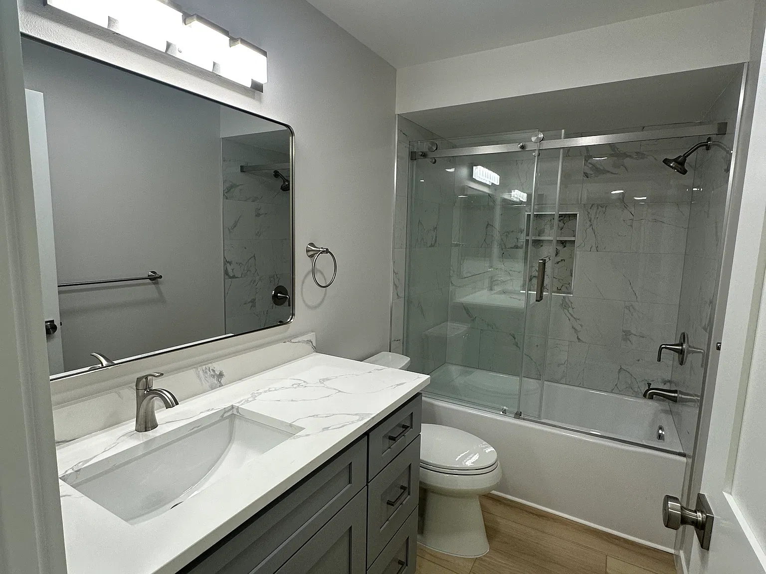 2 bed, 841 sqft, $2,500 — Photo 3