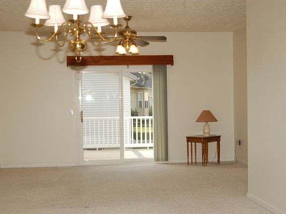 4th image of 10213 Crystal Springs Dr