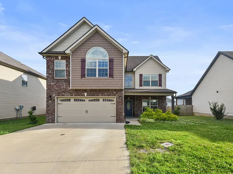 1032 Spicer Dr — Photo 1