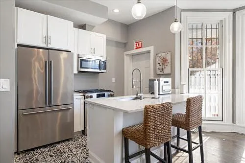 1511 W Lombard St — Photo 6
