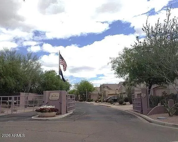 4 bed, 2116 sqft, $3,500 — Photo 2