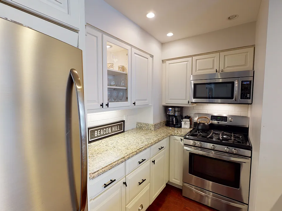 29 Bowdoin St #1B