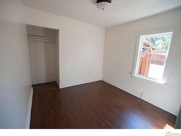 5th image of 207 W Satsop Ave