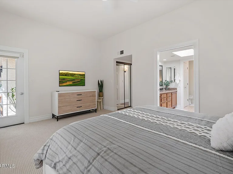5805 N 24th Pl — Photo 18