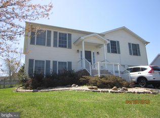 156 Michigan Dr, Falling Waters, WV 25419