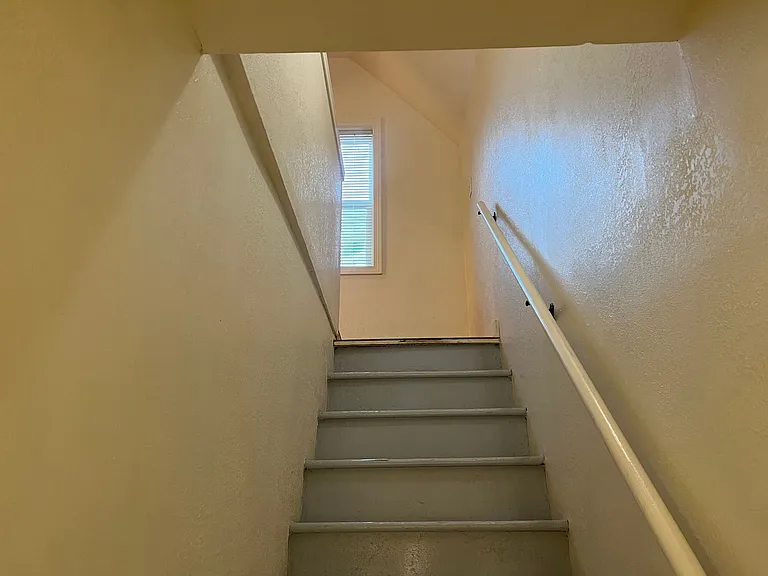 1853 Garden Ave — Photo 21