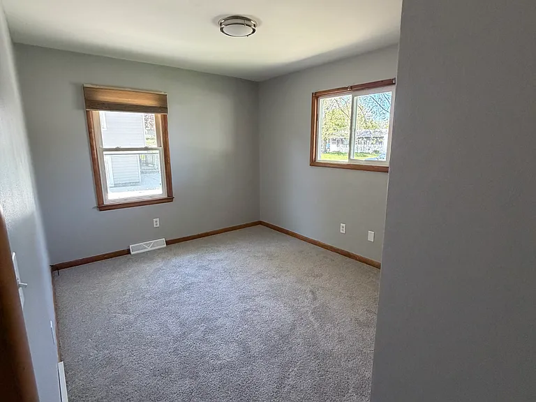 204 Westbourne Rd — Photo 7