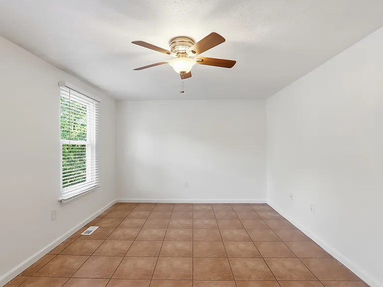 40 Whitechurch Ct — Photo 13